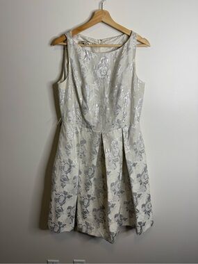 Evan Picone Ivory and Silver Floral Jacquard Midi Dress size 12 white pockets